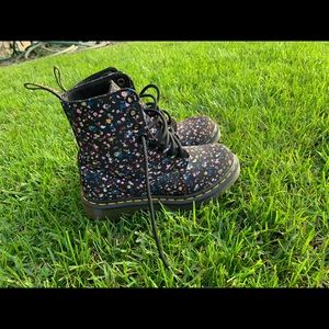 Floral Dr martens